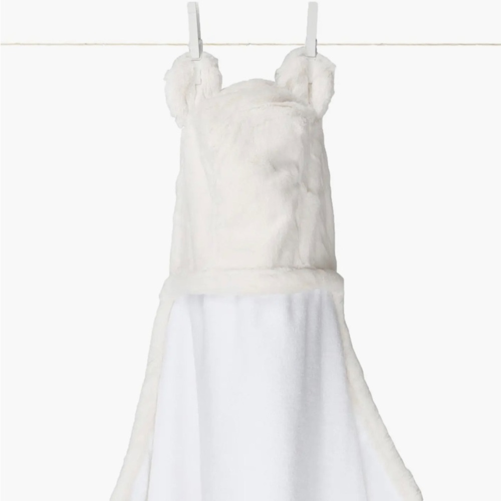 NEW WITH TAGS LITTLE GIRAFFE LUXE BABY HOODED TOWEL CREAM & WHITE BEAR EARS